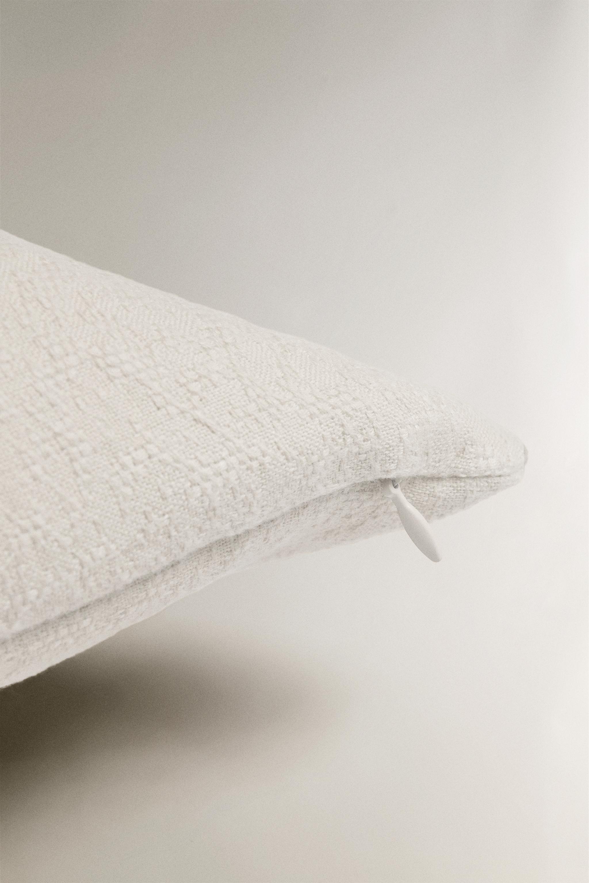TEXTURED JACQUARD THROW PILLOW COVER